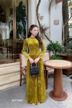 Áo dài nhung truyen thong họa tiết vàng cốm