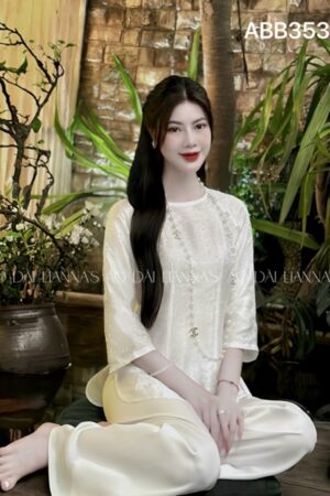 Set bà ba lụa hà đông trắng quan trắng