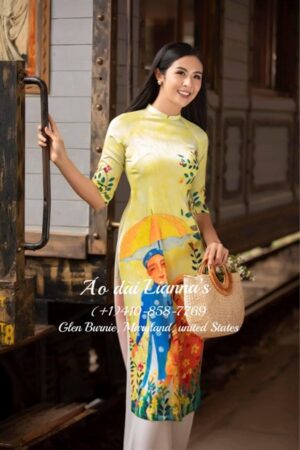 AD Mẹ Đón tết (ao vàng quần trắng)