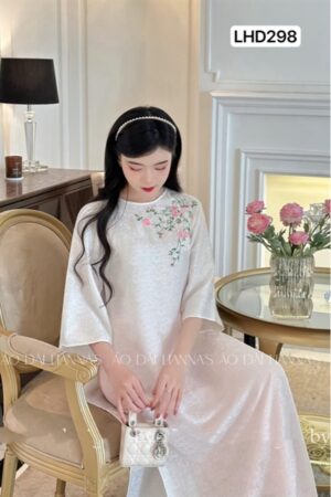 Áo dài lụa hà dong trắng theu hoa Hồng kiotviet 50c789aa679bd9feaeac9b38072f0c66