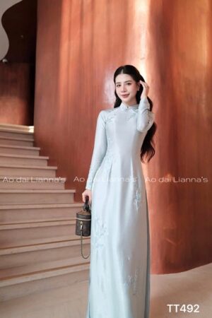 Áo dài truyền thống thêu hoa Vân gỗ xanh