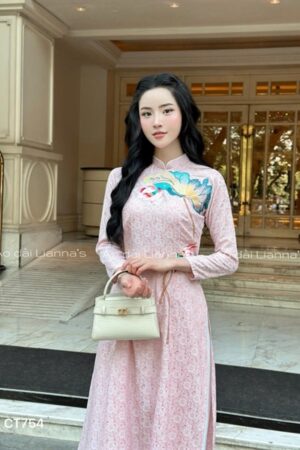 Áo dài truyền thống cúc hồng thêu sen