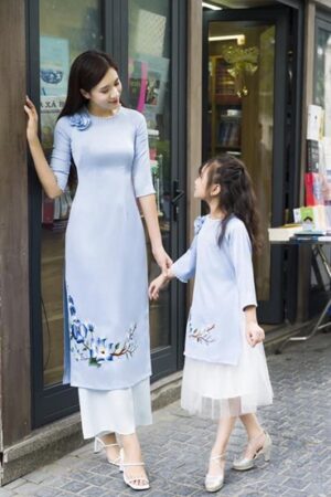 Xanh thêu kế cờm cổ_ bé