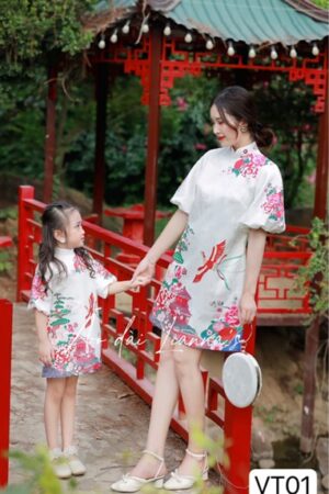 Váy tet trắng in (Bé)