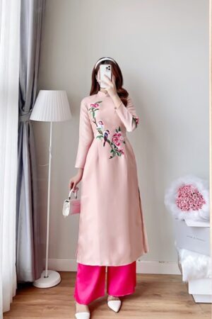 AD tacpa hồng thêu hoạ tiết quần hồng sen