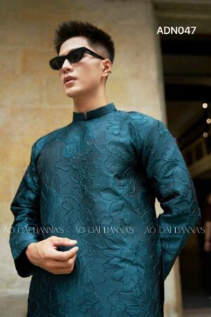 Ao dai nam gấm xanh lá