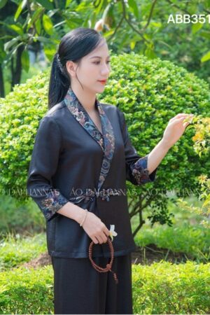 Set bà ba cổ chéo màu đen phối gấm hoàng gia