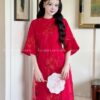 Ao dài suông tơ thêu hoa đỏ cổ tròn