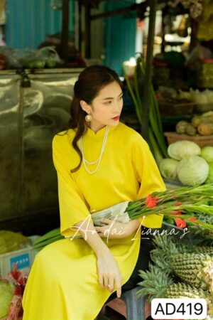 Áo dài form suông gấm tơ vàng tươi