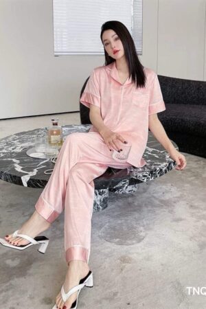 Tay ngắn quând dài chữ hồng