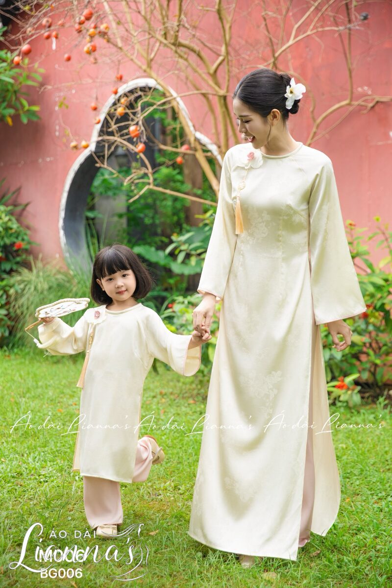 Mua mẫu áo dài cho mẹ và bé ở đâu đẹp, đúng size, không lo kén dáng? mẫu áo dài cho mẹ và bé