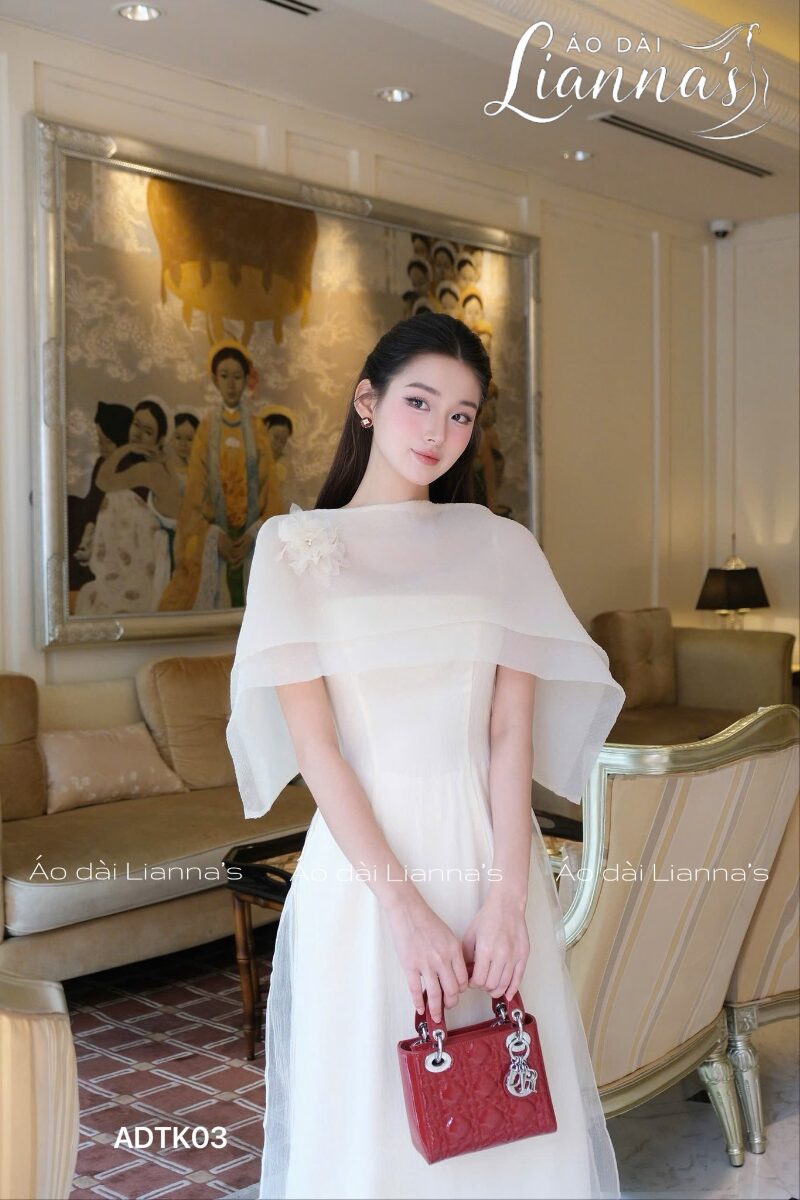 Tại sao mẫu áo dài trắng phối voan cape được nhiều người ưa thích? mẫu áo dài trắng phối voan cape