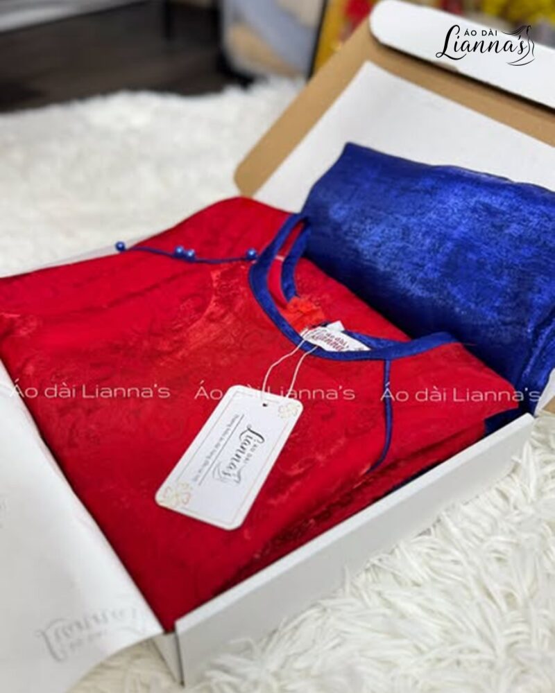 Áo dài đỏ phối xanh, thiết kế nổi bật tôn dáng, sang trọng tại Mỹ | Áo Dài Lianna’s Áo dài đỏ phối xanh