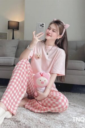 Set thun hồng gấu quần sọc caro