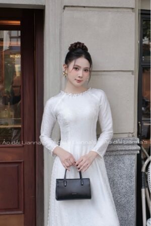 Áo dài lua hà đông trắng truyền thống
