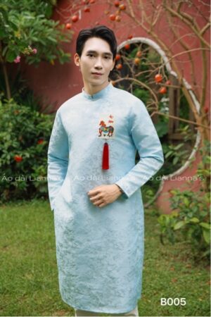 Áo dài nam xanh nhạt bính ngọ