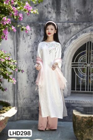 Áo dài lụa hà dong trắng theu hoa Hồng