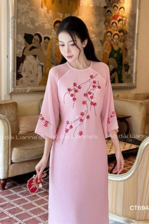Áo dài cách Tân Hồng theu hoa đỏ kiotviet b685c2efaf5efe71b658bd59277a2369