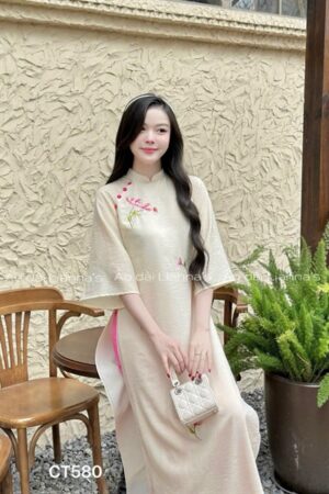 Áo dài cách tan mau be vàng theu hoa quan hong sen kiotviet c2140d29af490c45b32d2cca7be52dba