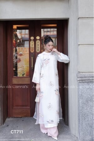 Áo dài cách tan trắng suong cá chép hoa sen kiotviet c26c12123f71db336a4b69a2dc4e1ea0