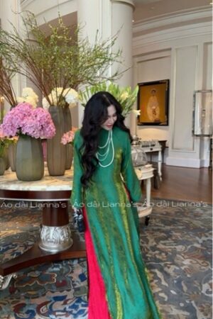 Áo dài suông tằm ánh kim xanh lá