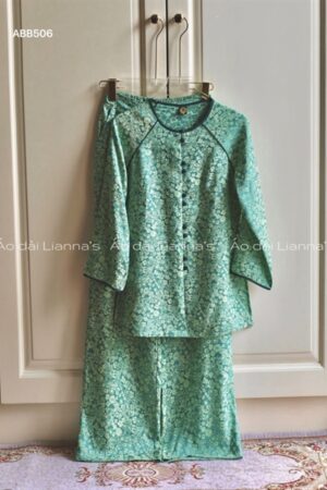 Áo bà ba gấm hoa xanh lá