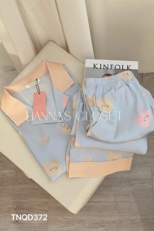 Tay ngắn quần dài mèo nền xanh cổ be