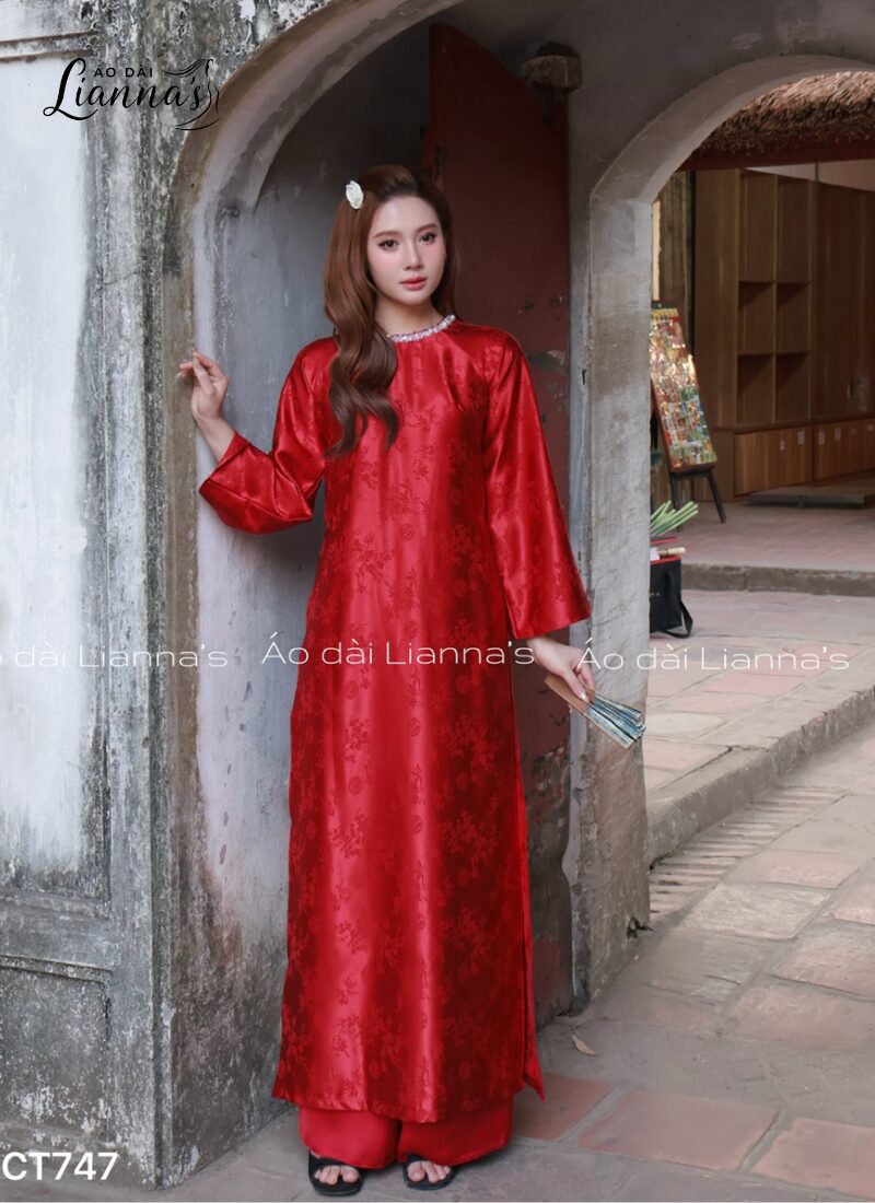Áo dài tết kết cườm cổ, thiết kế gấm lụa sang trọng áo dài tết kết cườm cổ