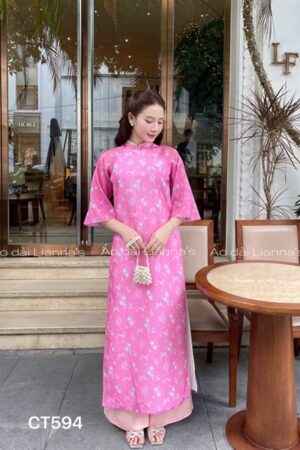 Áo dài cách tan tơ hoa nhieu hoa tiết Hồng
