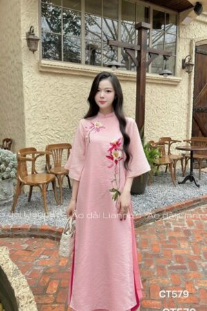 Áo dài cách tan hong theu hoa kiotviet 4a8ede4d877936480b5891a4d5d84c41