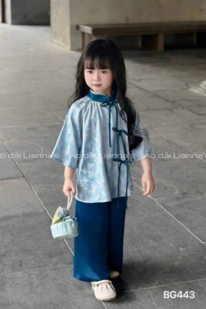 Bà ba bé gái tơ xanh that nơ