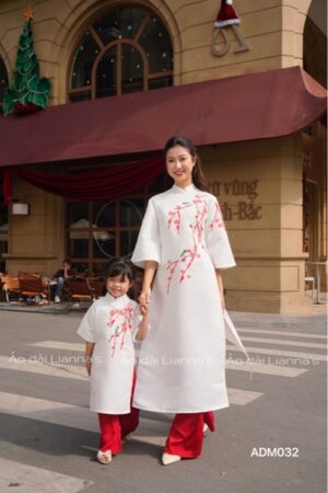 Áo dài mẹ trắng thêu hoa đỏ kiotviet 57f851187308b0372276992a103763ea