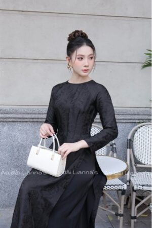 Áo dài tơ tằm hà đông chữ thọ đen