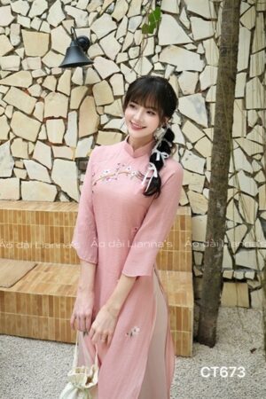 Áo dài cách Tân Hồng đỗ thêu hoa kiotviet 8c5bd0903f24949a5e3095983896c598