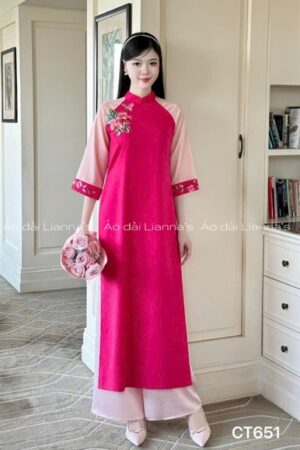 Áo dài hong sen thêu hoa tay Hồng phấn