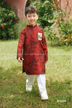 Áo dài gia đình bé trai đỏ bính ngọ