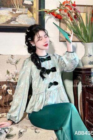 Bà ba tơ hoa xanh nơ nhung