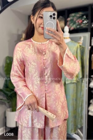 Trang chủ Set bà ba tơ tằm hà đông chữ thọ vàng màu peach