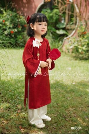 Áo dài bé gái đỏ gia đình An Khang