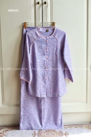 Áo bà ba gấm hoa tím