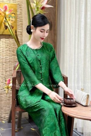 Áo bà ba tơ tằm chữ thọ xanh lá cổ viền đá