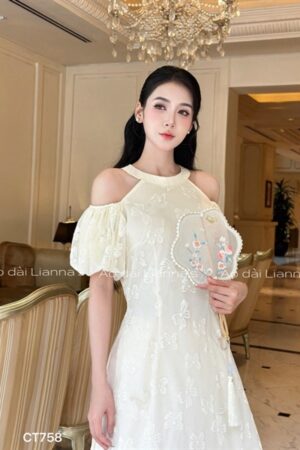 Áo dài ren kem cách điệu