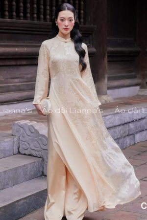 Áo dài suông tơ hoa tong màu be da