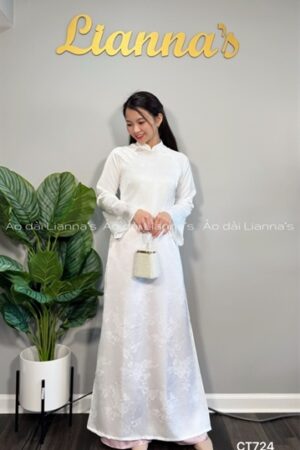 Áo dài suông trắng họa tiết bướm
