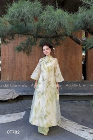 Áo dài cách tân hoa lá xanh