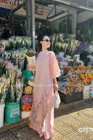 Áo dài cách tan linn Hồng thêu chân tà
