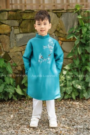 Áo dài bé trai gia đình Ngọc phúc