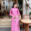 Áo dài cách tan tơ hoa nhieu hoa tiết Hồng