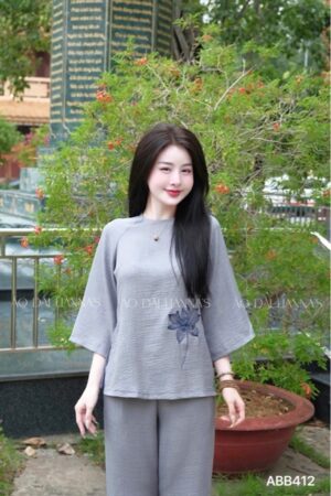 Áo bà ba /pháp phục xám theu sen kiotviet 300d0a69c629f6afd1b002da78bbca06
