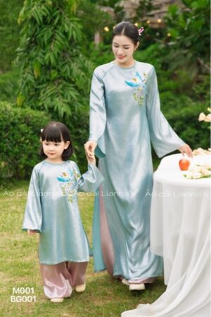 Áo dài mẹ gia đình Xuân Ngọc